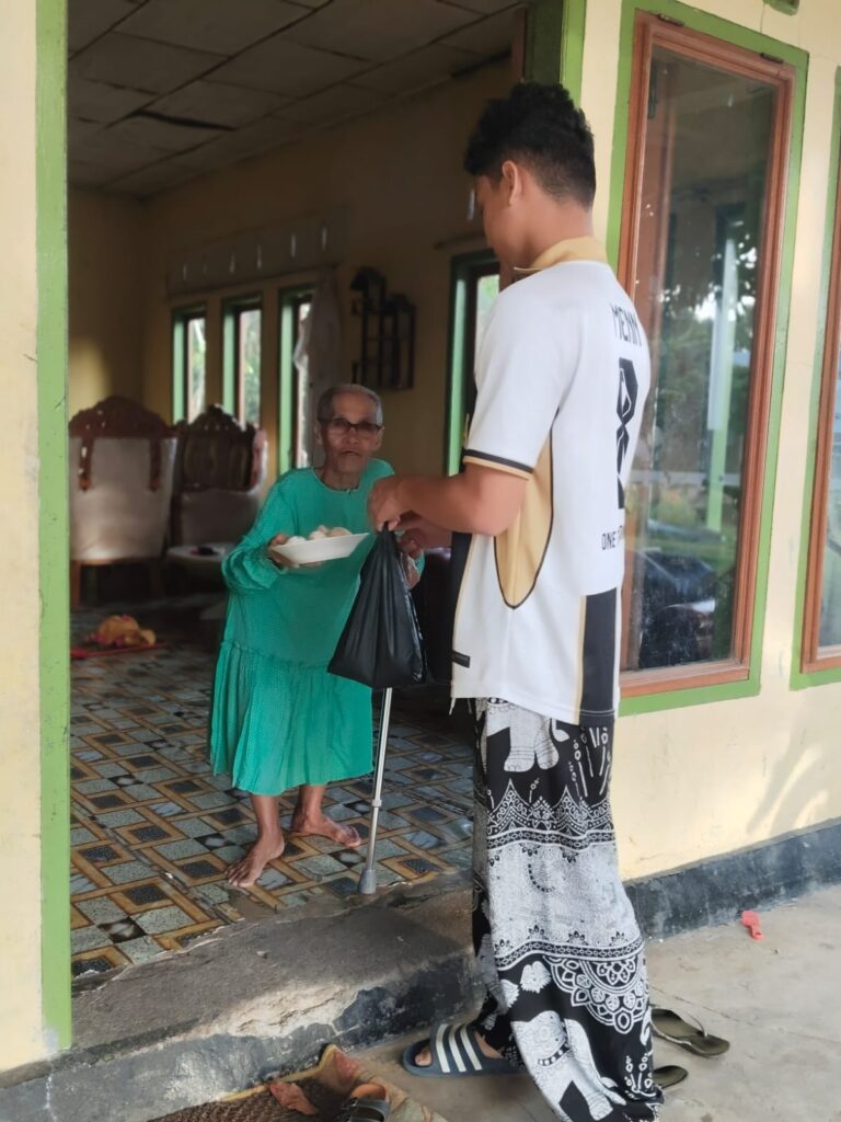 Kegiatan Hamka Sosial di SMA PMT Prof. DR. Hamka Padang